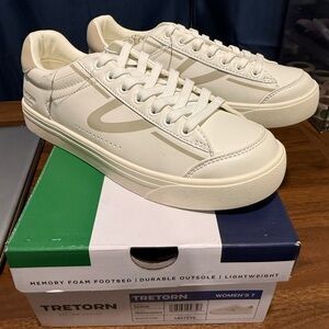 Tretorn Women's Cream Sneakers